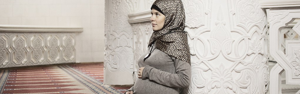 Should pregnant and breastfeeding women fast in Ramadan?