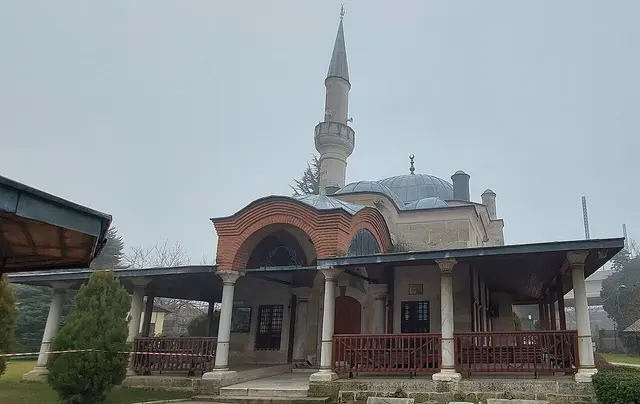 Darülhadis Mosque