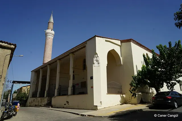 Tire Grand Mosque