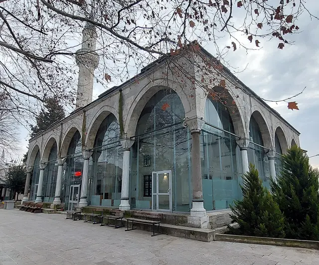 Lari Mosque