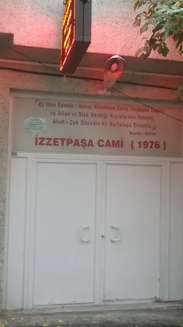 İzzetpaşa Mosque