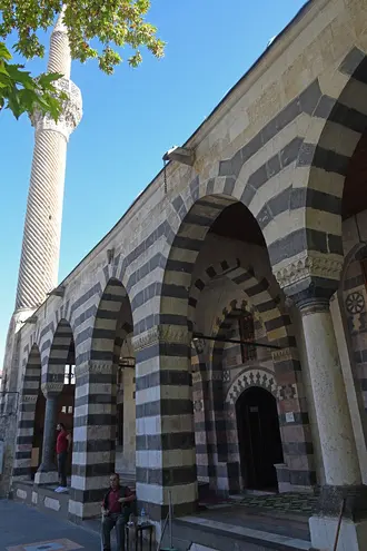 Karatarla Mosque